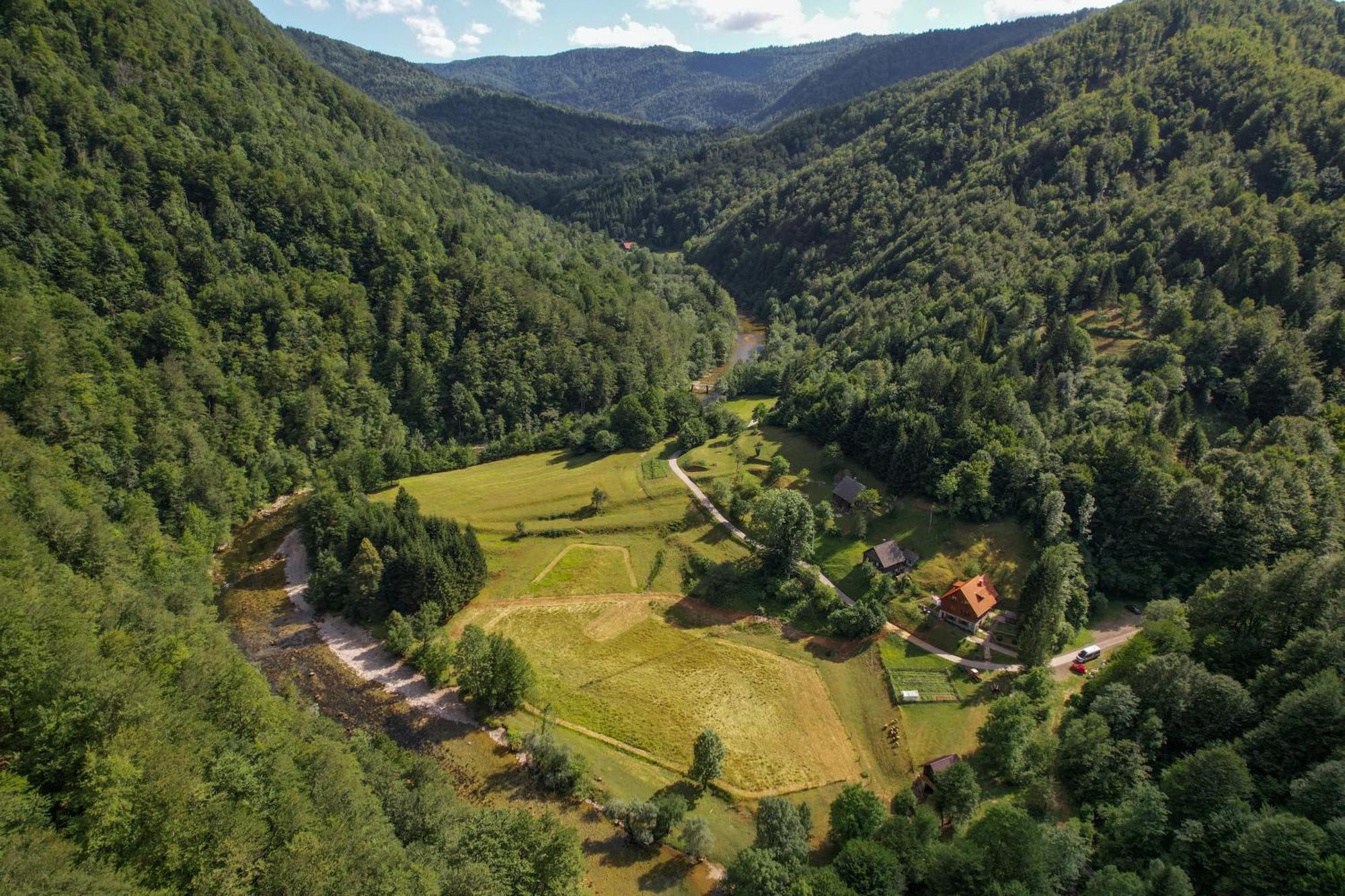 Treehouse Kupari Nacionalni Park Risnjak Cabar ภายนอก รูปภาพ